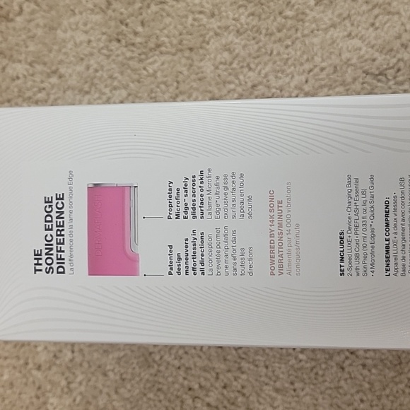 Dermaflash luxe+ bnib dermaplaning skin tool - Picture 2 of 6
